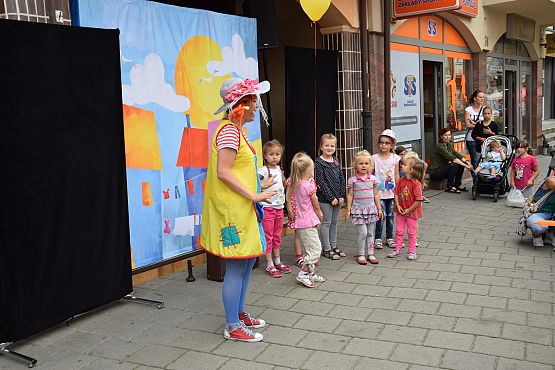 Grafika 9: Spektakl teatralny "Nadchodzi Pipi" 23.06.2016