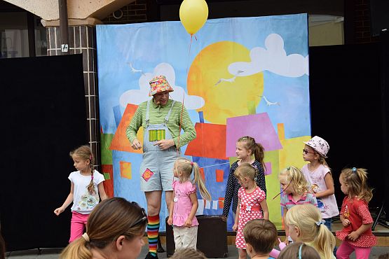 Grafika 10: Spektakl teatralny "Nadchodzi Pipi" 23.06.2016