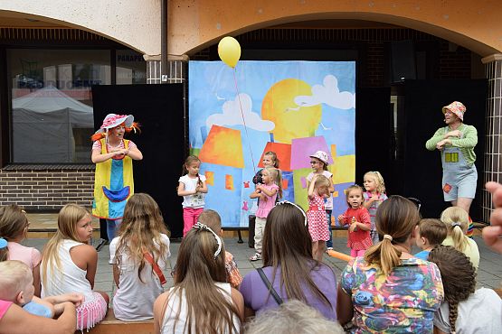 Grafika 11: Spektakl teatralny "Nadchodzi Pipi" 23.06.2016