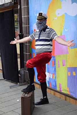 Grafika 15: Spektakl teatralny "Nadchodzi Pipi" 23.06.2016