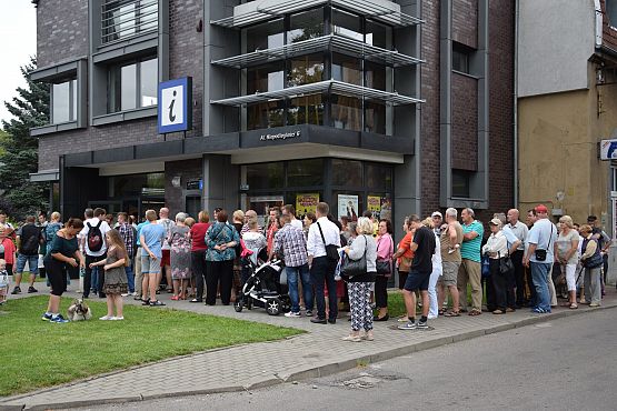 Grafika 3: Promocja kalendarza miejskiego na 2017 rok. 24.06.2016.