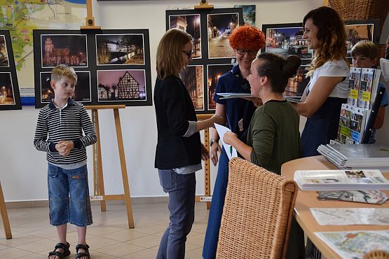 Grafika 8: Promocja kalendarza miejskiego na 2017 rok. 24.06.2016.