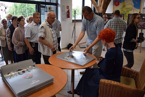 Grafika 12: Promocja kalendarza miejskiego na 2017 rok. 24.06.2016.