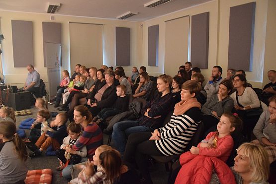Grafika 10: Niedzielne spotkania z teatrem: Misie Ptysie 23.10. 2016