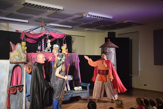 Grafika 9: Niedzielne spotkania z teatrem: Misie Ptysie 23.10. 2016