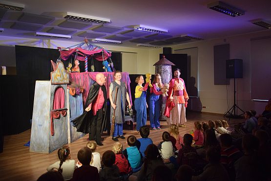 Grafika 8: Niedzielne spotkania z teatrem: Misie Ptysie 23.10. 2016