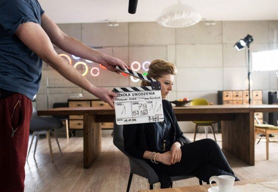 Grafika 1: "Szkoła uwodzenia Czesława M." we "Fregacie"