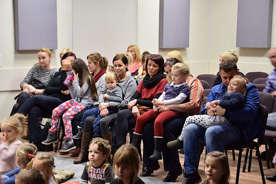 Grafika 3: Niedzielne spotkania z teatrem: Daszeńka 27.11.2016