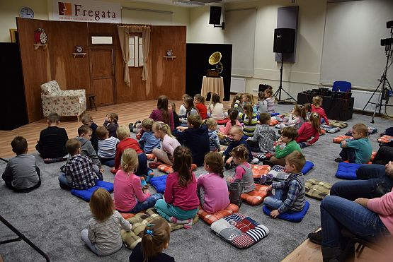 Grafika 2: Niedzielne spotkania z teatrem: Mikołaj, który zapomniał. 18.12.2016