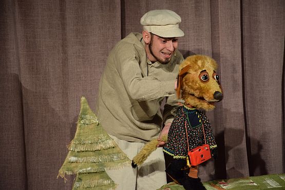 Grafika 3: Niedzielne spotkania z teatrem: Chatka Zajączka 8.01.2017