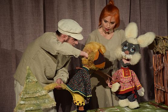 Grafika 4: Niedzielne spotkania z teatrem: Chatka Zajączka 8.01.2017