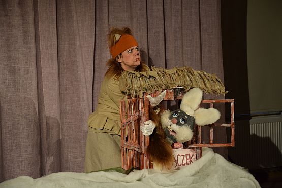 Grafika 12: Niedzielne spotkania z teatrem: Chatka Zajączka 8.01.2017