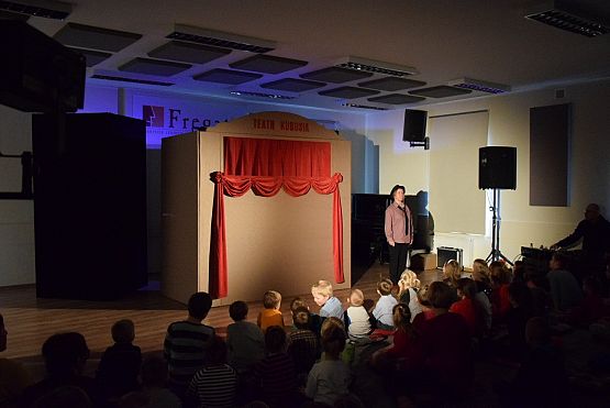 Grafika 1: Niedzielne spotkania z teatrem : Przygody Kubusia. 19.03.2017.