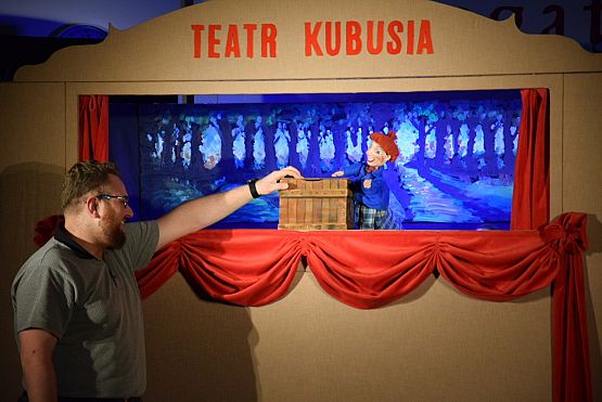 Grafika 8: Niedzielne spotkania z teatrem : Przygody Kubusia. 19.03.2017.