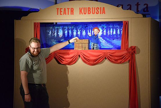 Grafika 9: Niedzielne spotkania z teatrem : Przygody Kubusia. 19.03.2017.