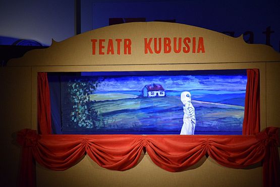 Grafika 11: Niedzielne spotkania z teatrem : Przygody Kubusia. 19.03.2017.