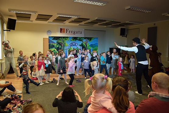 Grafika 11: Niedzielne spotkania z teatrem : Muzyczne ZOO 23.04.2017