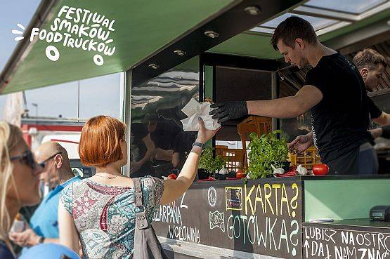 Grafika 2: Po raz pierwszy Festiwal Smaków Food Trucków w Lęborku!