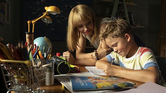 Grafika 3: "Całe szczęście" - PREMIERA 8 marca