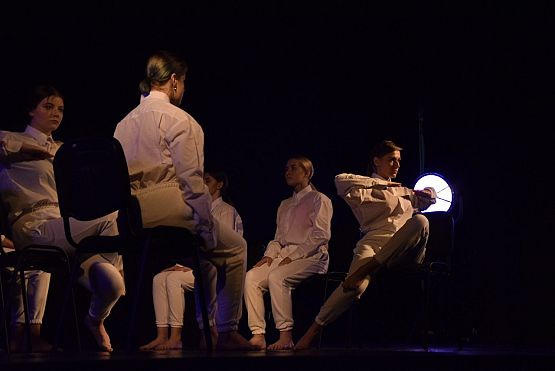 Grafika 2: Spektakl Teatru Tańca Jeszcze 5 Minut: EKSPERYMENT 08.06.2019