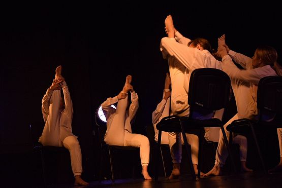 Grafika 7: Spektakl Teatru Tańca Jeszcze 5 Minut: EKSPERYMENT 08.06.2019