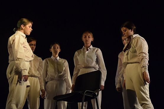 Grafika 18: Spektakl Teatru Tańca Jeszcze 5 Minut: EKSPERYMENT 08.06.2019