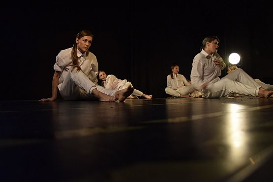 Grafika 23: Spektakl Teatru Tańca Jeszcze 5 Minut: EKSPERYMENT 08.06.2019