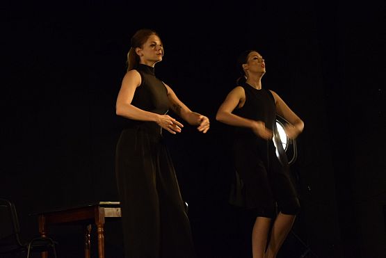 Grafika 32: Spektakl Teatru Tańca Jeszcze 5 Minut: EKSPERYMENT 08.06.2019