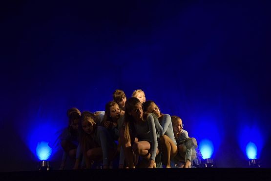 Grafika 7: Spektakl Teatru Tańca Jeszcze 5 Minut JUNIOR: NAD/PODWODNY ŚWIAT 09.06.2019