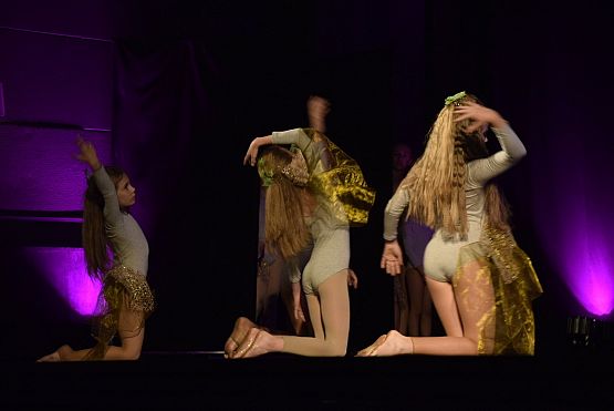 Grafika 8: Spektakl Teatru Tańca Jeszcze 5 Minut JUNIOR: NAD/PODWODNY ŚWIAT 09.06.2019