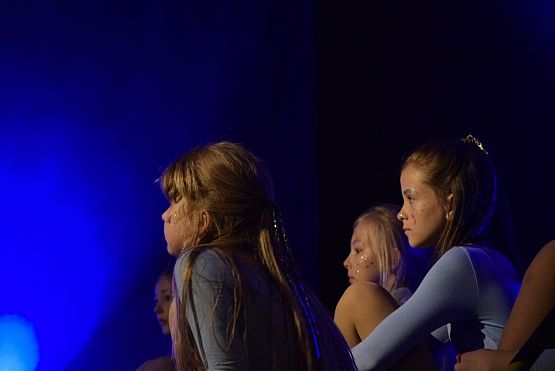 Grafika 16: Spektakl Teatru Tańca Jeszcze 5 Minut JUNIOR: NAD/PODWODNY ŚWIAT 09.06.2019