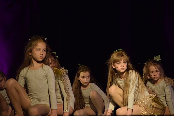 Grafika 18: Spektakl Teatru Tańca Jeszcze 5 Minut JUNIOR: NAD/PODWODNY ŚWIAT 09.06.2019