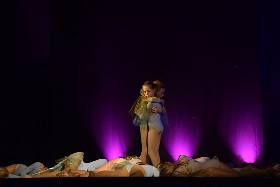 Grafika 21: Spektakl Teatru Tańca Jeszcze 5 Minut JUNIOR: NAD/PODWODNY ŚWIAT 09.06.2019