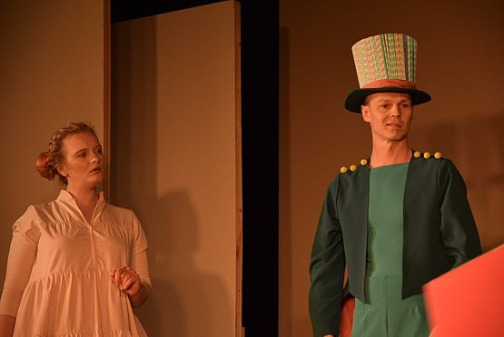 Grafika 12: Niedzielne spotkanie z teatrem: E-MOLLANDIA 07.04.2019