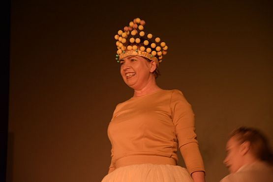 Grafika 15: Niedzielne spotkanie z teatrem: E-MOLLANDIA 07.04.2019