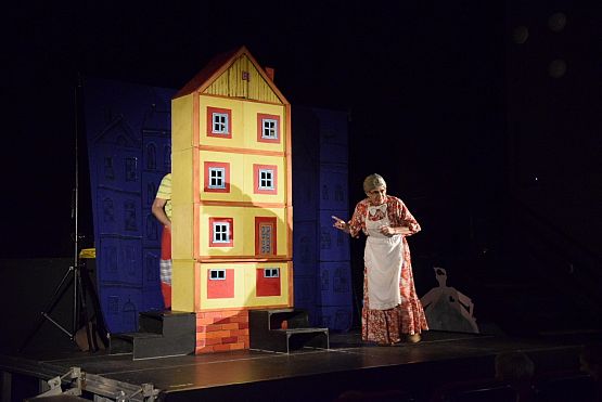 Grafika 3: Niedzielne spotkanie z teatrem" "Pan Brzuchatek" 24.02.2019