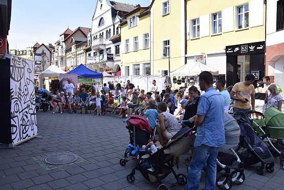 Grafika 3: Spektakl "W 7 dni dookoła bajek" (20.07.2019)