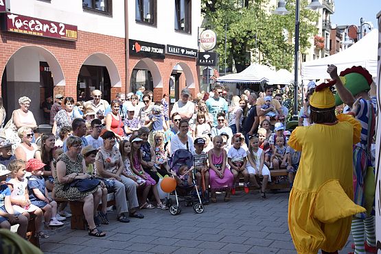 Grafika 16: Spektakl "W 7 dni dookoła bajek" (20.07.2019)