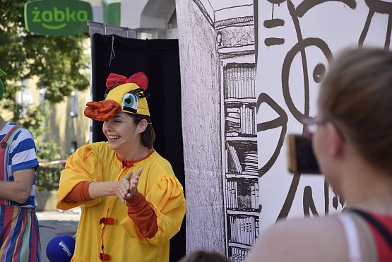 Grafika 18: Spektakl "W 7 dni dookoła bajek" (20.07.2019)