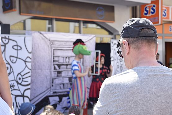 Grafika 25: Spektakl "W 7 dni dookoła bajek" (20.07.2019)