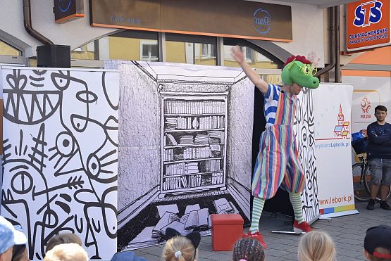 Grafika 28: Spektakl "W 7 dni dookoła bajek" (20.07.2019)