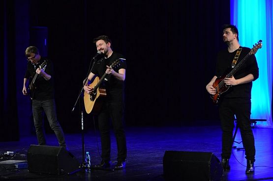 Grafika 2: „Bułat Okudżawa - najpiękniejsze pieśni i ballady”