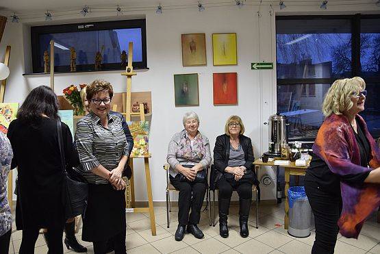 Grafika 8: Wystawa malarska malarek z lęborskiego Uniwersytetu Trzeciego Wieku 18.02.2020