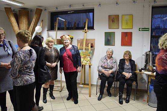 Grafika 9: Wystawa malarska malarek z lęborskiego Uniwersytetu Trzeciego Wieku 18.02.2020