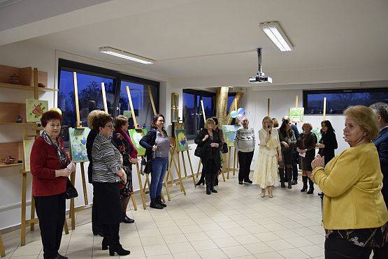 Grafika 11: Wystawa malarska malarek z lęborskiego Uniwersytetu Trzeciego Wieku 18.02.2020