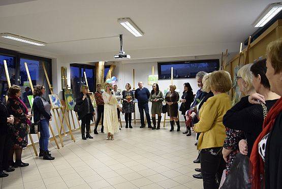 Grafika 15: Wystawa malarska malarek z lęborskiego Uniwersytetu Trzeciego Wieku 18.02.2020