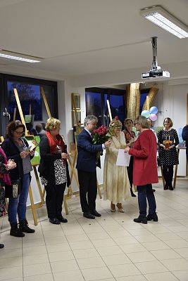 Grafika 22: Wystawa malarska malarek z lęborskiego Uniwersytetu Trzeciego Wieku 18.02.2020