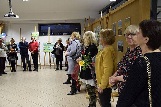 Grafika 32: Wystawa malarska malarek z lęborskiego Uniwersytetu Trzeciego Wieku 18.02.2020