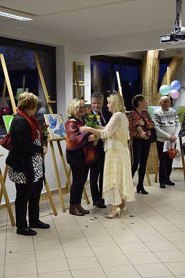 Grafika 38: Wystawa malarska malarek z lęborskiego Uniwersytetu Trzeciego Wieku 18.02.2020