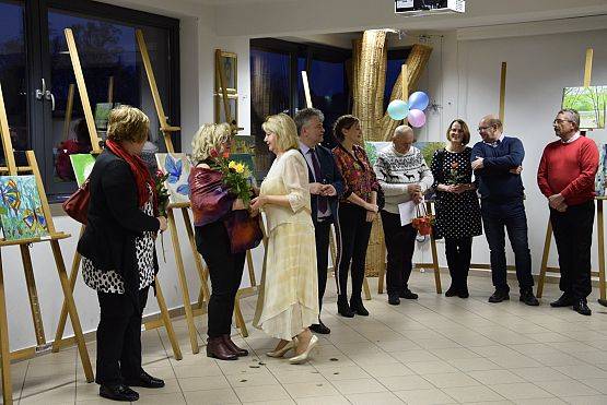 Grafika 39: Wystawa malarska malarek z lęborskiego Uniwersytetu Trzeciego Wieku 18.02.2020